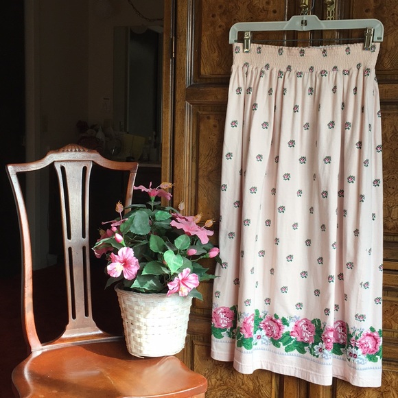 Adrienne Vittadini Dresses & Skirts - VINTAGE ADRIENNE VITTADINI PETITES SKIRT 🌸🌸